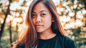pregnant woman curious about the signs of an incomplete abortion